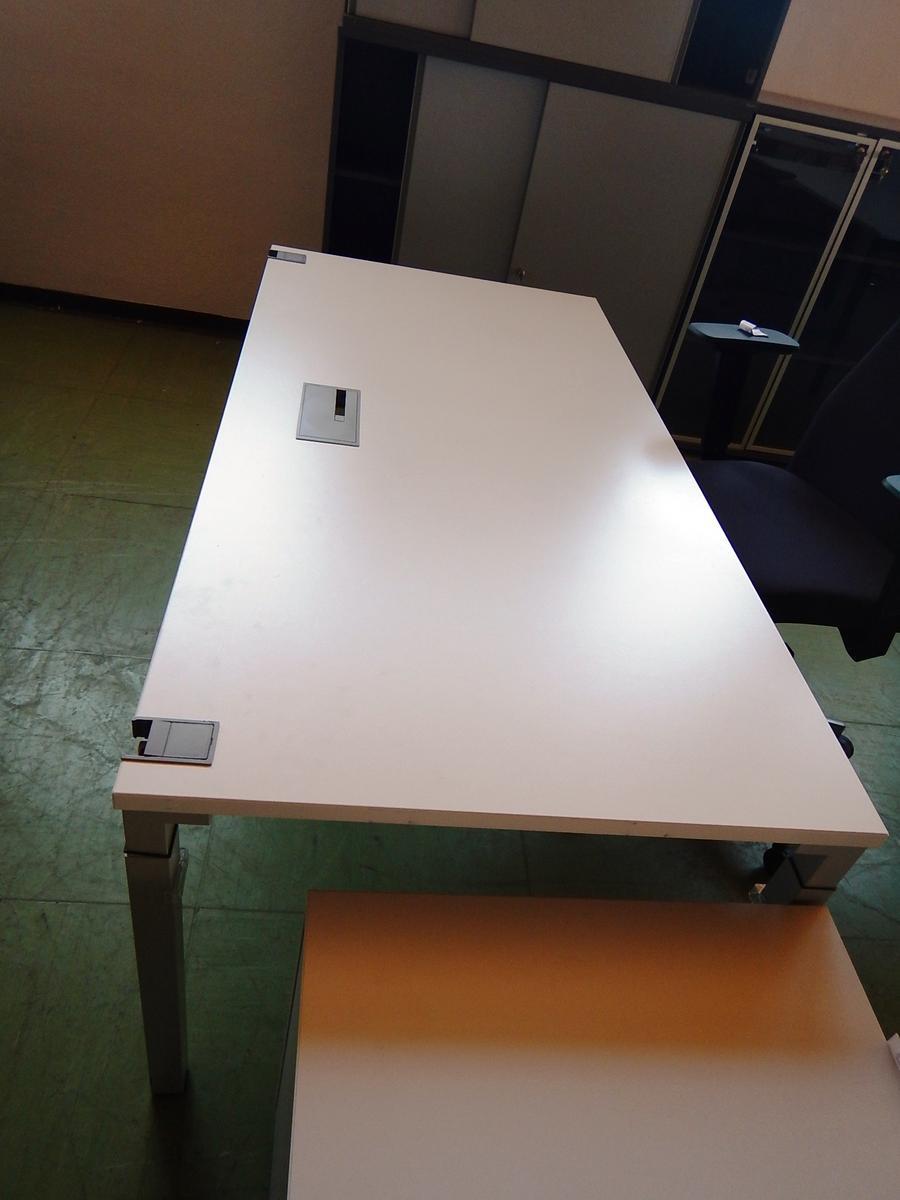 Steelcase Schreibtisch